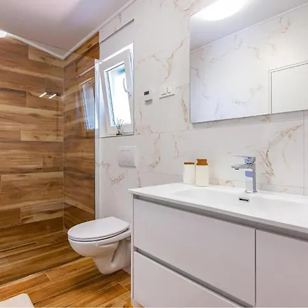 Holiday home Awesome In With Private Swimming Pool, Be Inside Or Outside