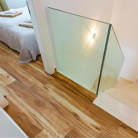 Awesome In With Private Swimming Pool, Be Inside Or Outside Holiday home