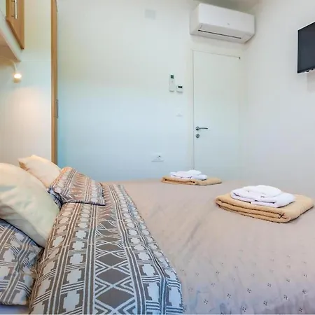 Awesome In With Private Swimming Pool, Be Inside Or Outside 펜션 *